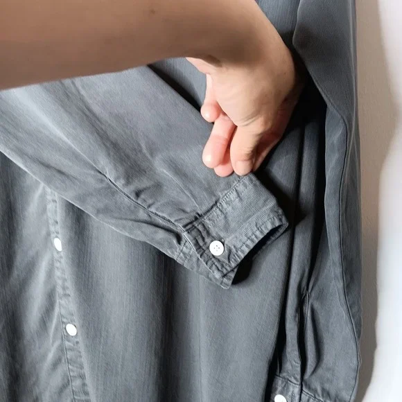 Carly Jeans Button-Up Shirt Womens Size L Charcoal Oversized Pockets Long Sleeve - Picture 3 of 8
